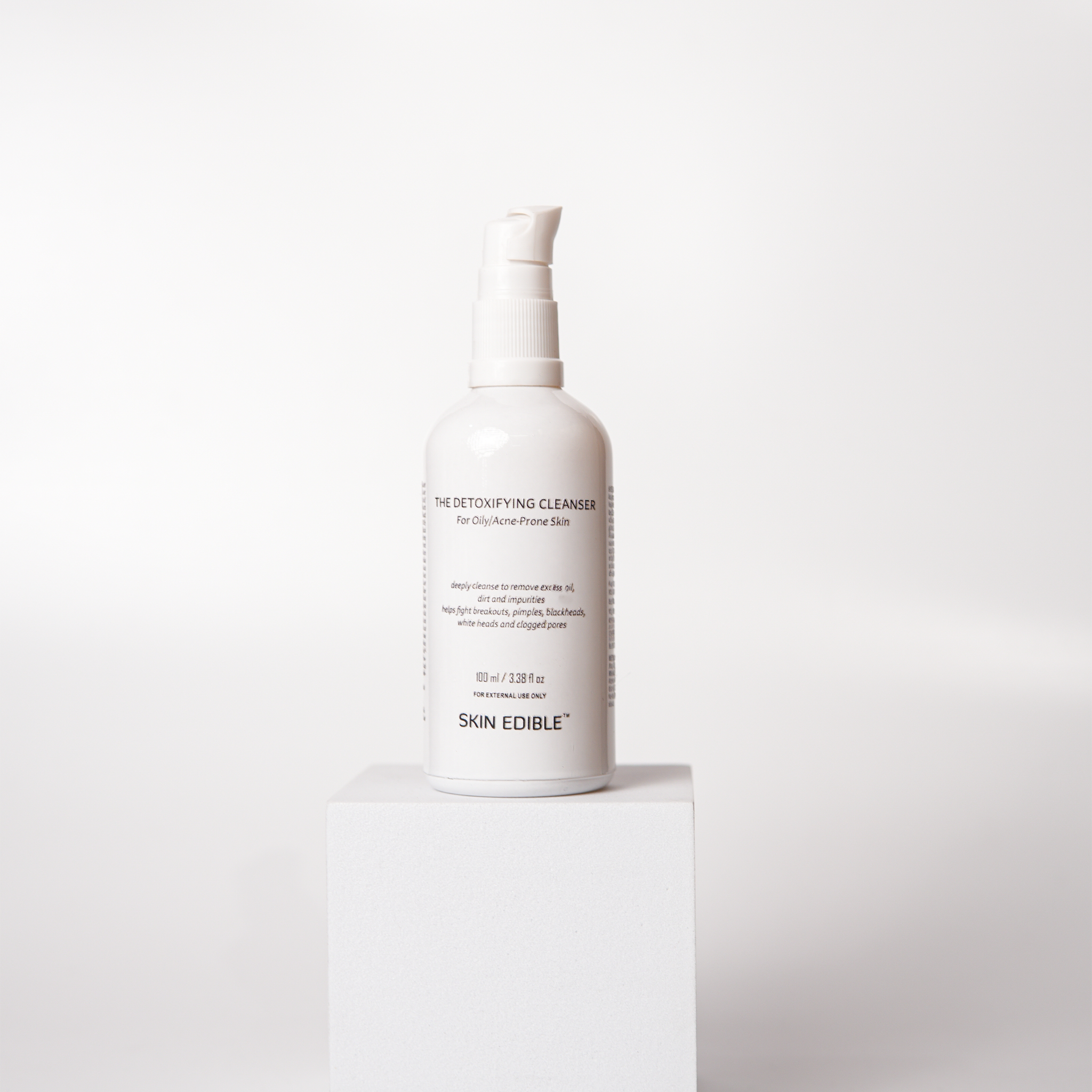 THE DETOXIFYING CLEANSER 