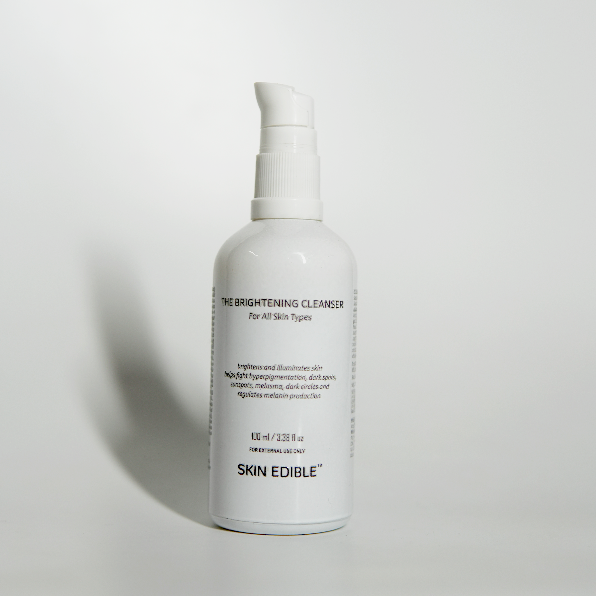 THE BRIGHTENING CLEANSER 